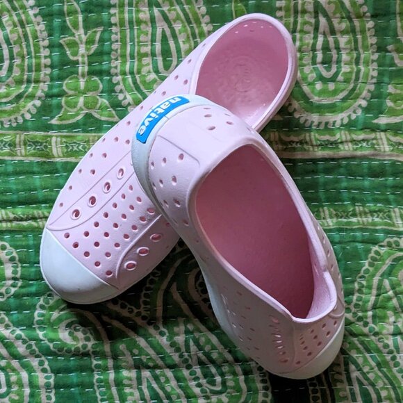 Native Jefferson Water Shoes Ballerina Pink Size Girls J2 - Picture 2 of 9